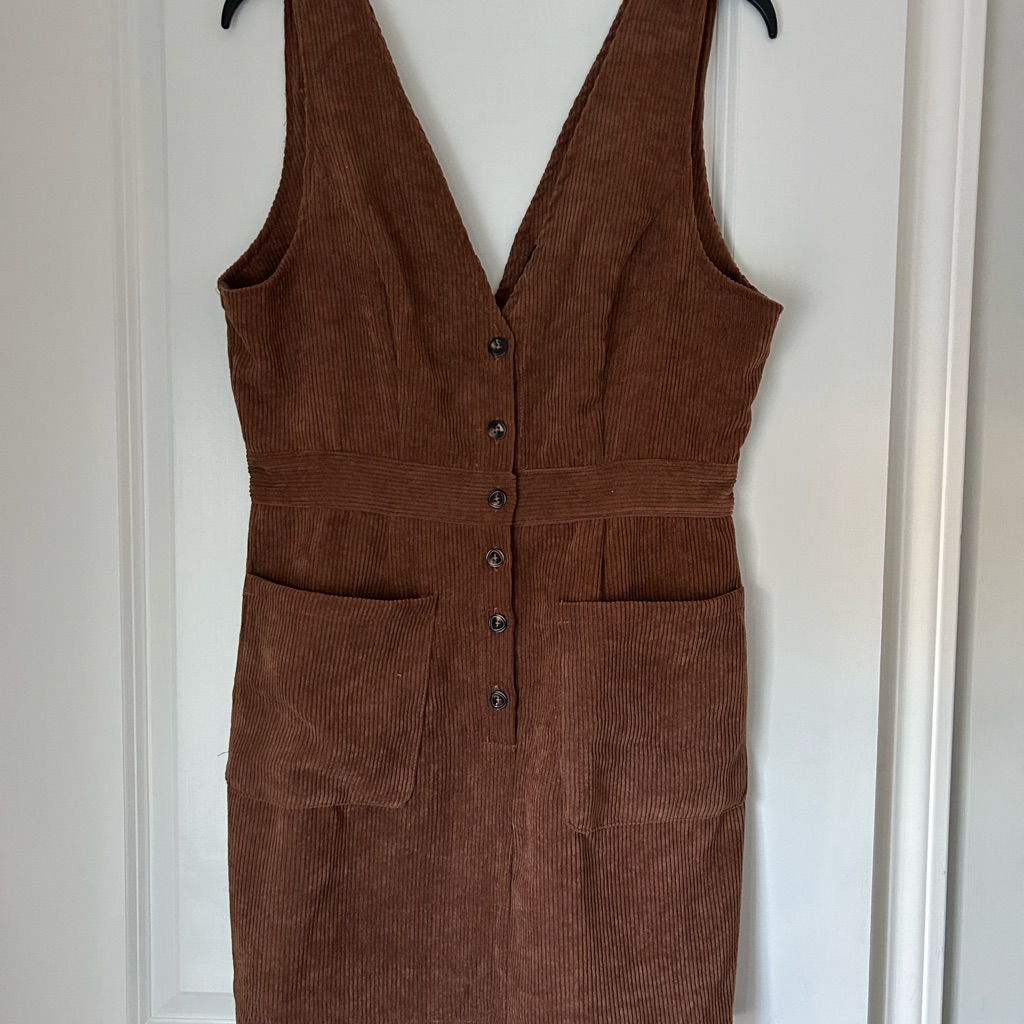 Rich Warm Brown Sheath Dress With V Neckline For Casual Work